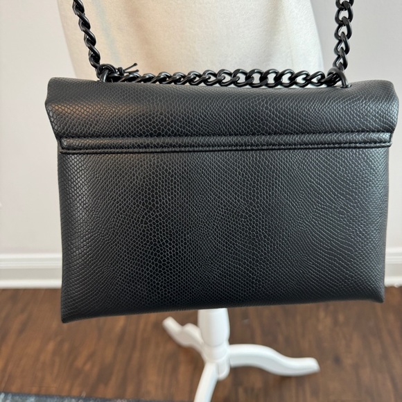 NICOLE MILLER NEW Faux Leather Crossbody in Monochromatic Black with Chain Strap - Picture 4 of 7